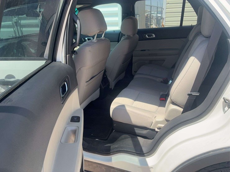 2012-ford-explorer-image-5