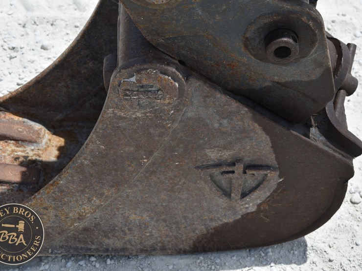 2020-deere-35g-image-16