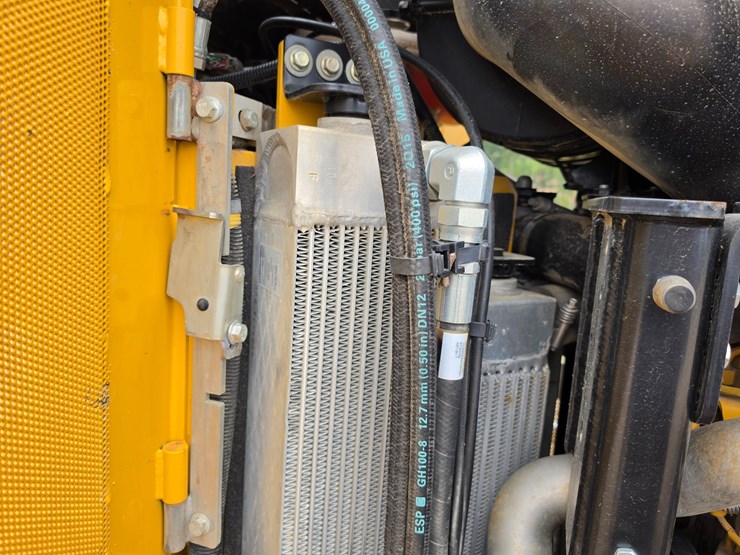 2015-deere-700k-image-19
