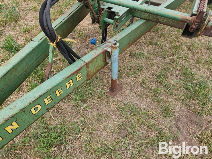 john-deere-200-image-10