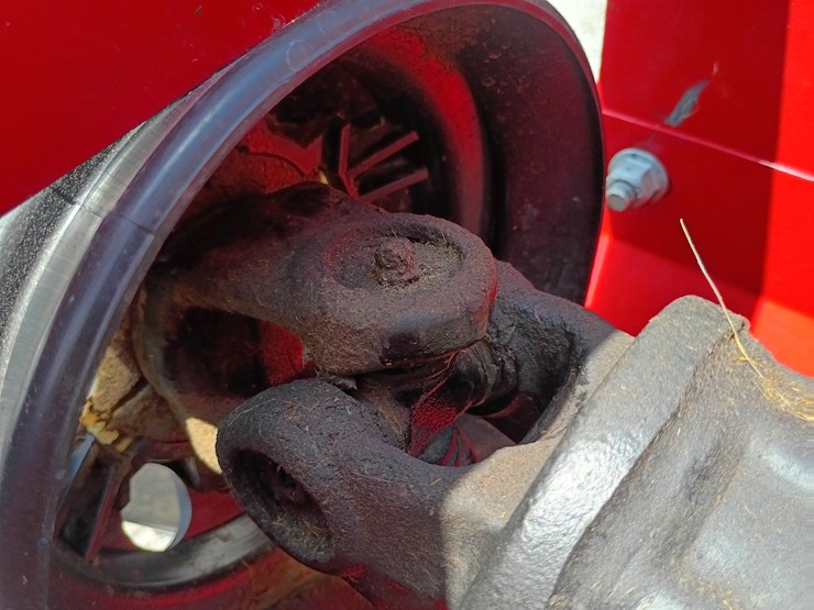 massey-ferguson-1745-image-13