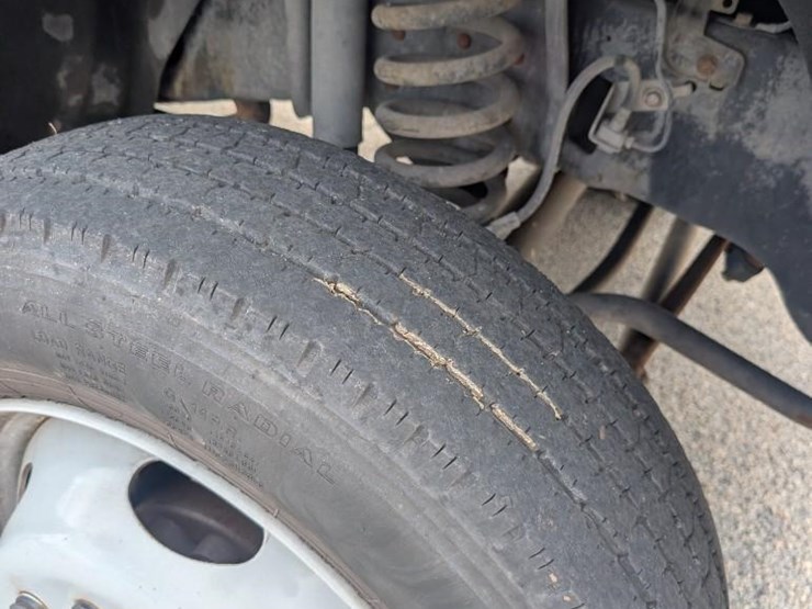 2012-ford-f550-image-18