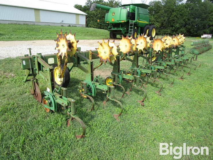 john-deere-825-image-7