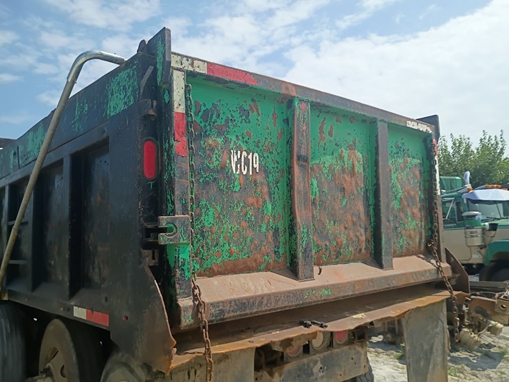 2008-sterling-l9500-image-83