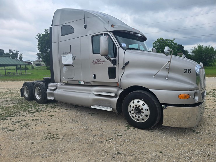 2010-kenworth-t2000-image-24
