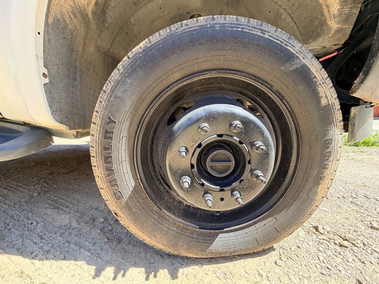 2003-ford-f550-image-18