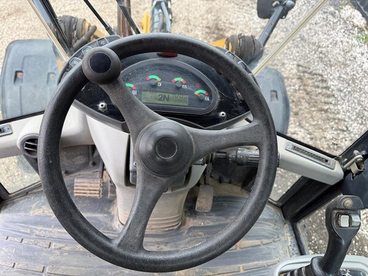 2019-caterpillar-908m-image-19