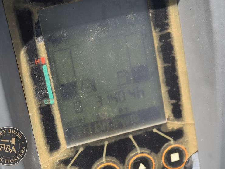 2020-deere-35g-image-37