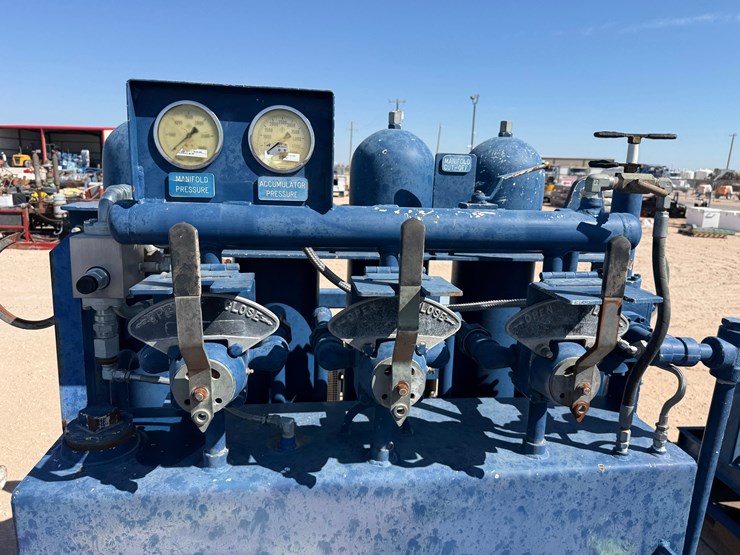 caterpillar-550-image-4
