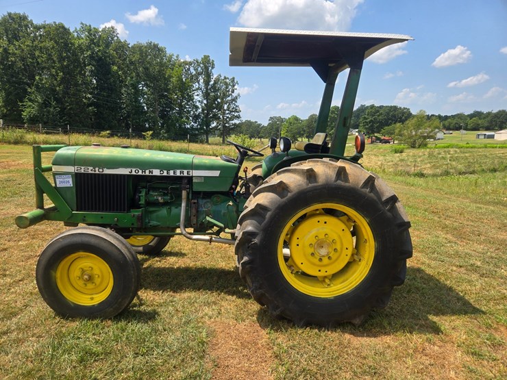 john-deere-2240-image-4