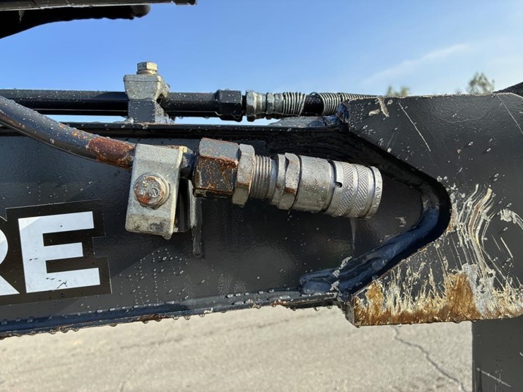 2017-deere-26g-image-9