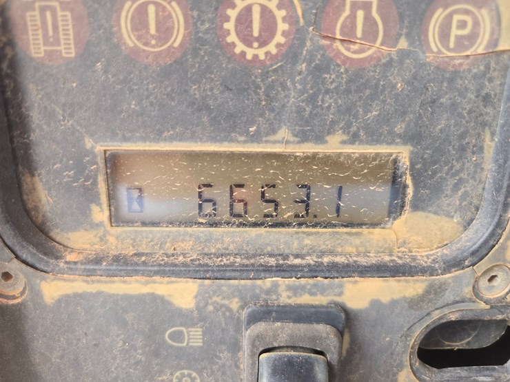 2005-caterpillar-d5n-xl-image-30