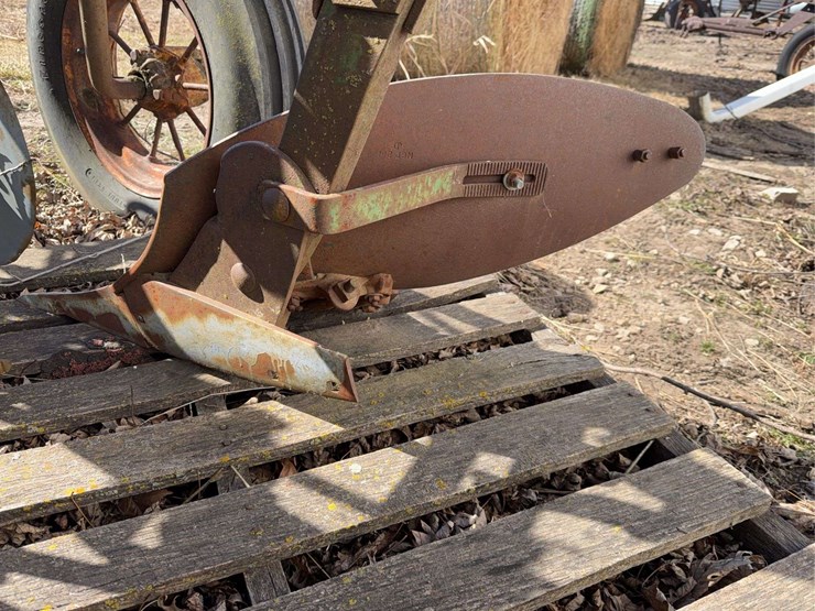 john-deere-no.-44-pull-type-two-bottom-plow-image-19