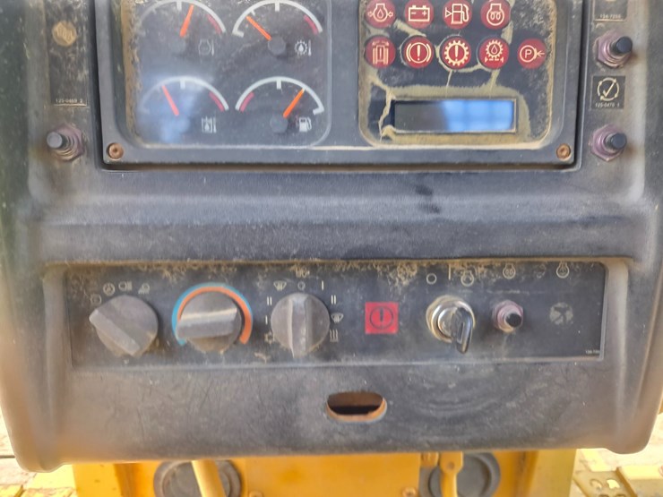 caterpillar-d6m-image-35