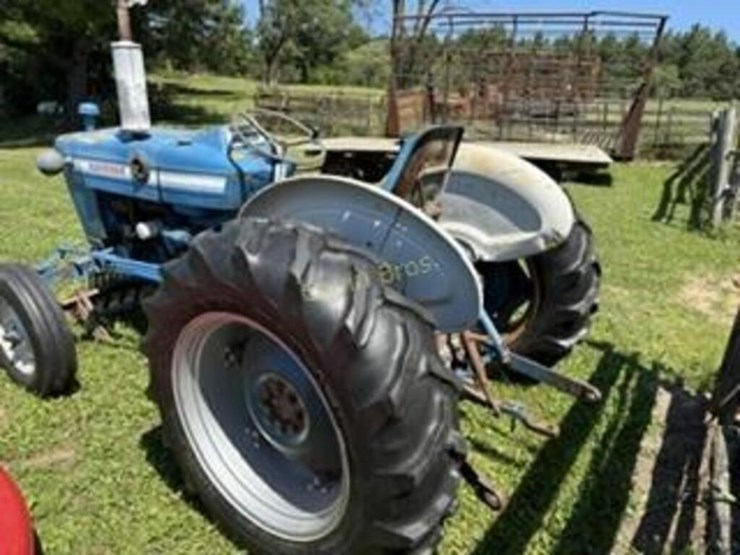 ford-3000-image-4