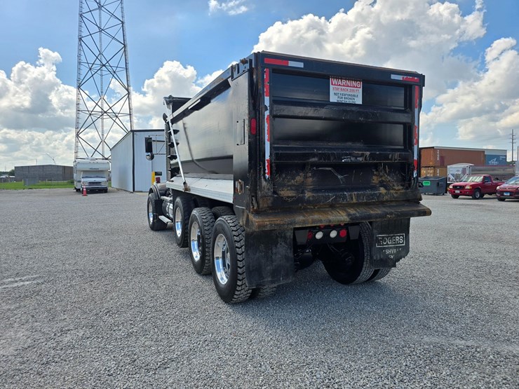 2015-kenworth-t800-image-12