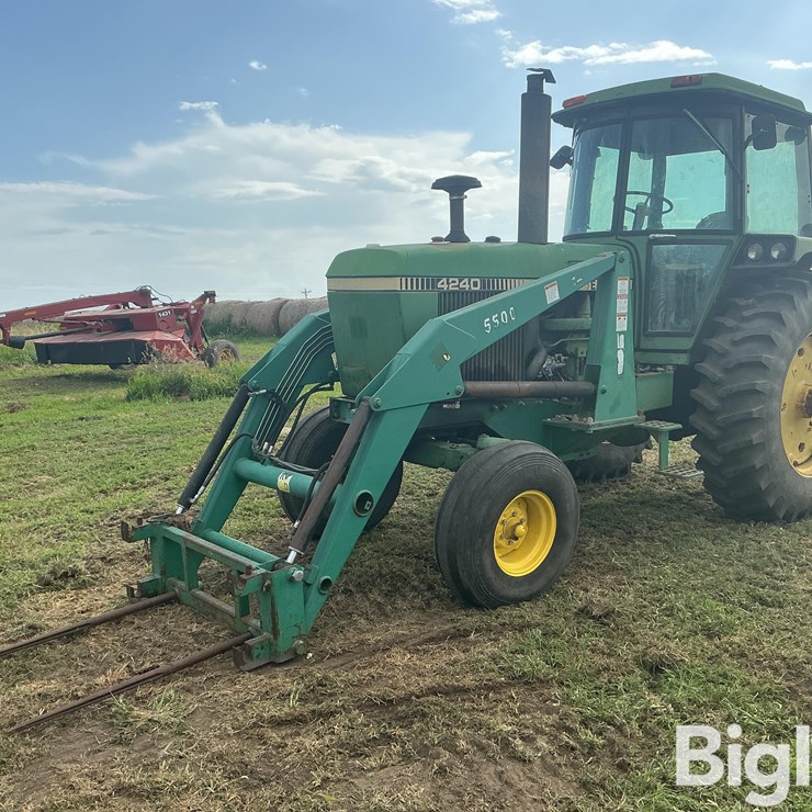 1982 JOHN DEERE 4240