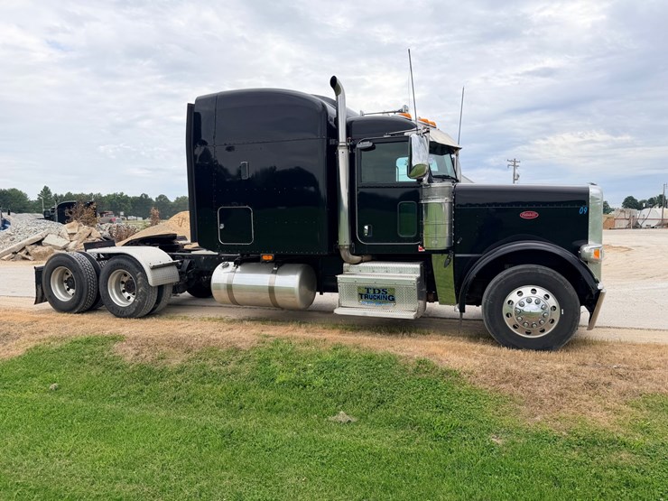 2013-peterbilt-388-image-9