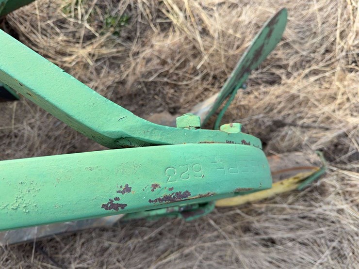 john-deere-pull-type-two-bottom-plow-image-24