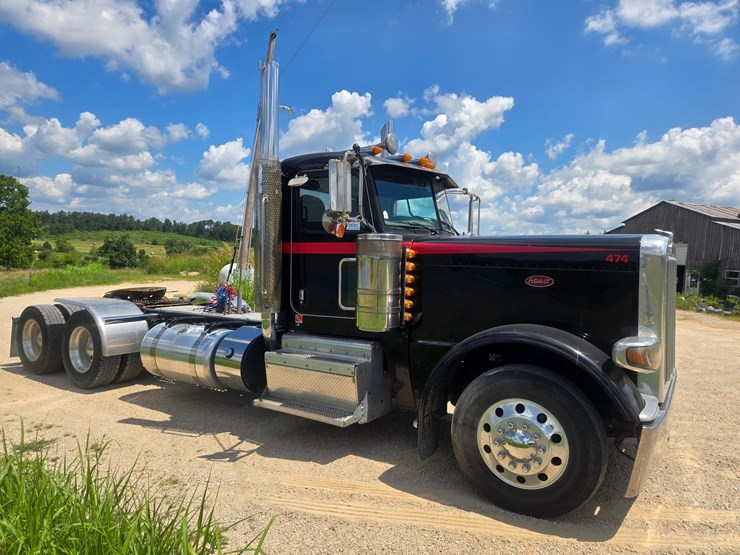 2016-peterbilt-389-image-18