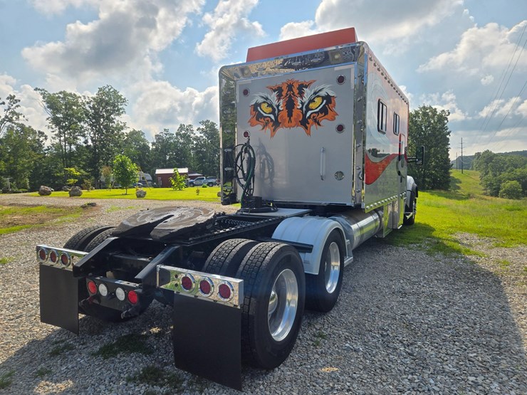 2019-kenworth-t880-image-14