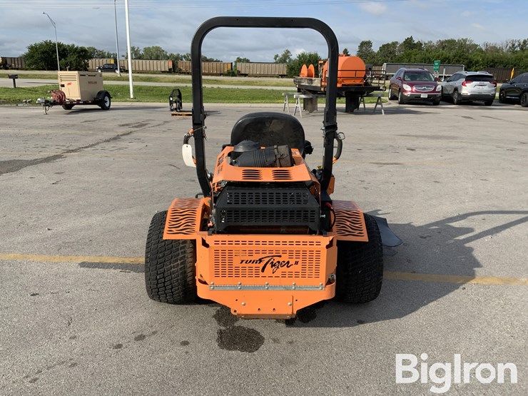 2024-massey-ferguson-730-image-6
