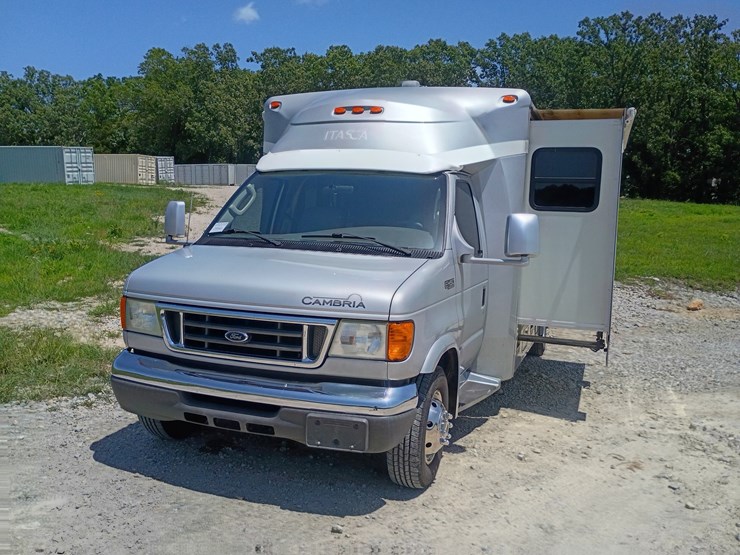 2005-ford-e450-image-16