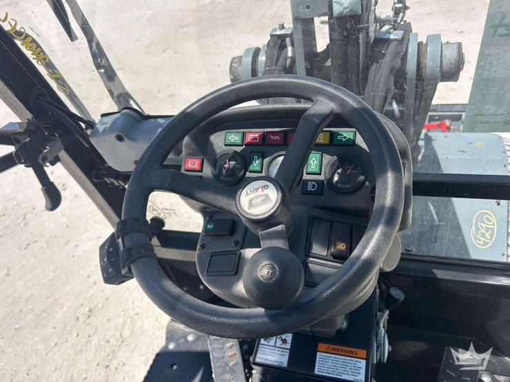 2023-giant-g2500-hd-image-11