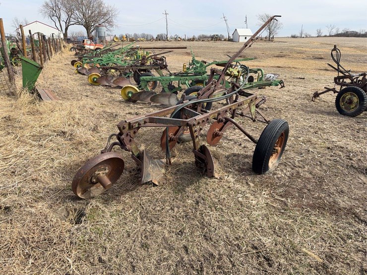 john-deere-no.-44-pull-type-two-bottom-plow-image-5