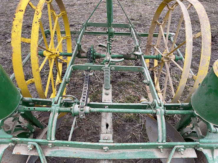 john-deere-two-row-planter-image-10