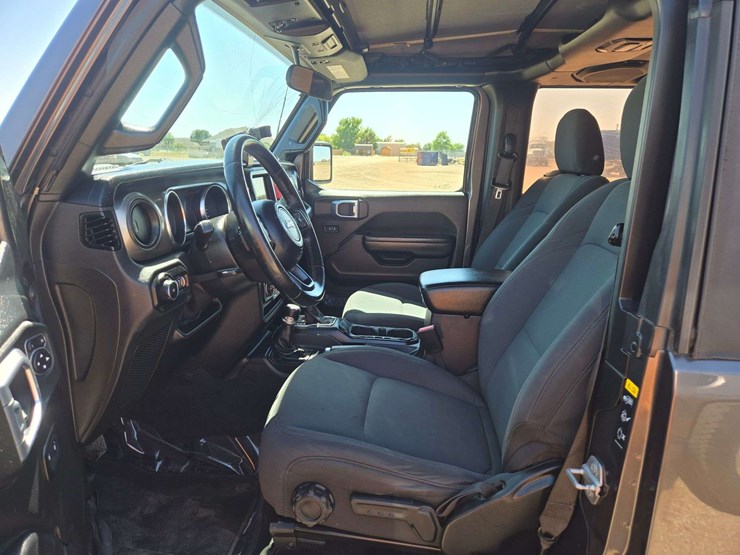 2021-jeep-wrangler-sport-image-12