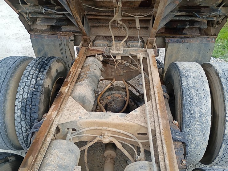 #24861-•-1988-freightliner-flc-dump-truck-image-94