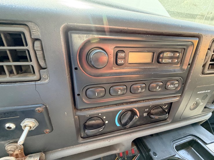 2003-ford-f550-image-53