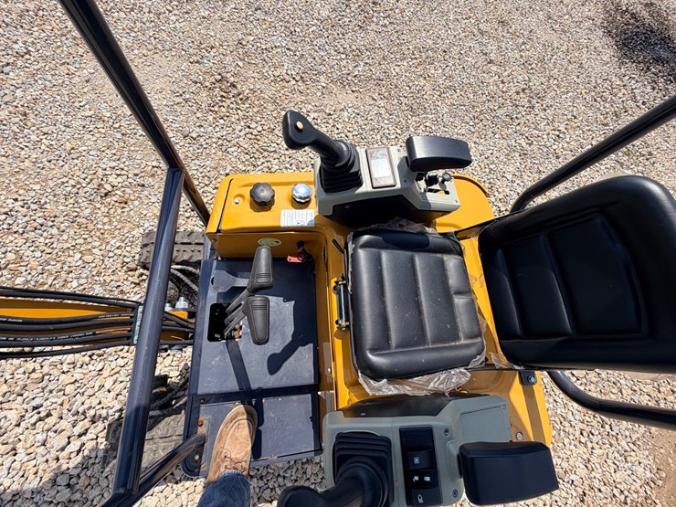 #25028-•-2025-mx20r-mini-excavator-image-25