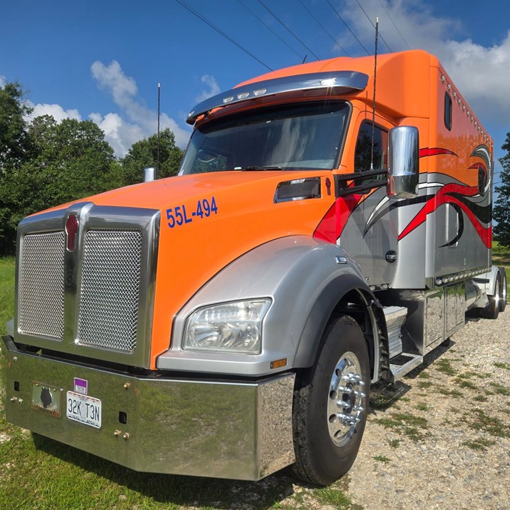 2019 KENWORTH T880