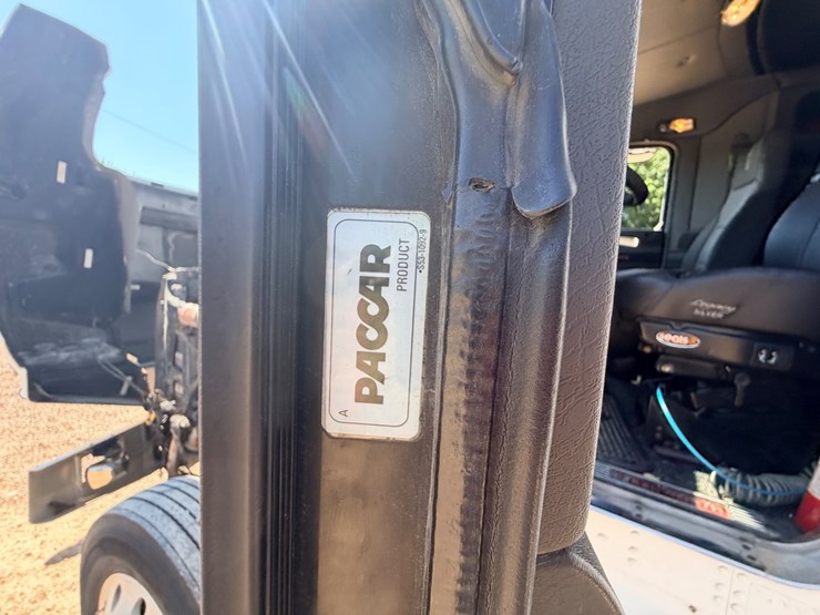 2010-kenworth-t800-image-82