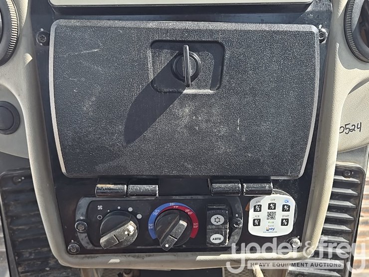 2018-caterpillar-d6n-lgp-image-64