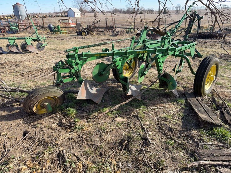 john-deere-no.-55-a-b-h-pull-type-three-bottom-plow-image-3