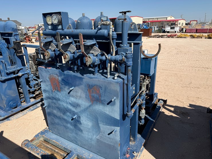 caterpillar-550-image-3