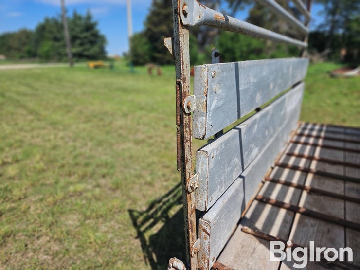 portable-livestock-loading-chute-image-17