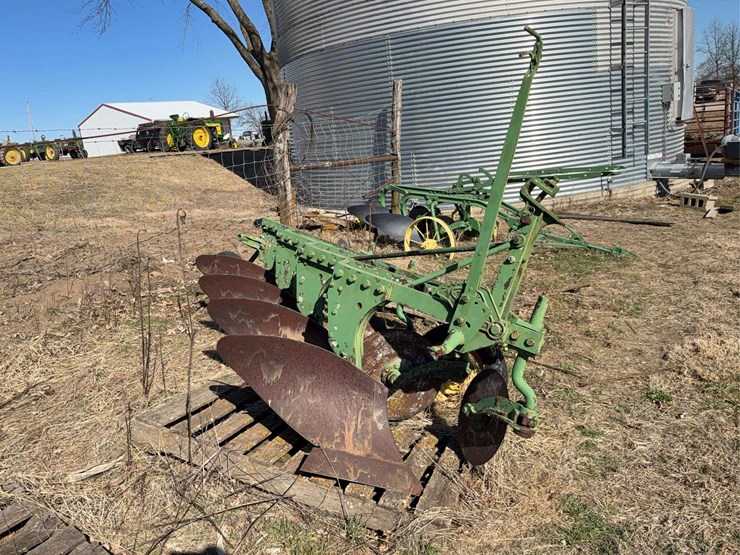 john-deere-no.-44-three-point-three-bottom-plow-image-7