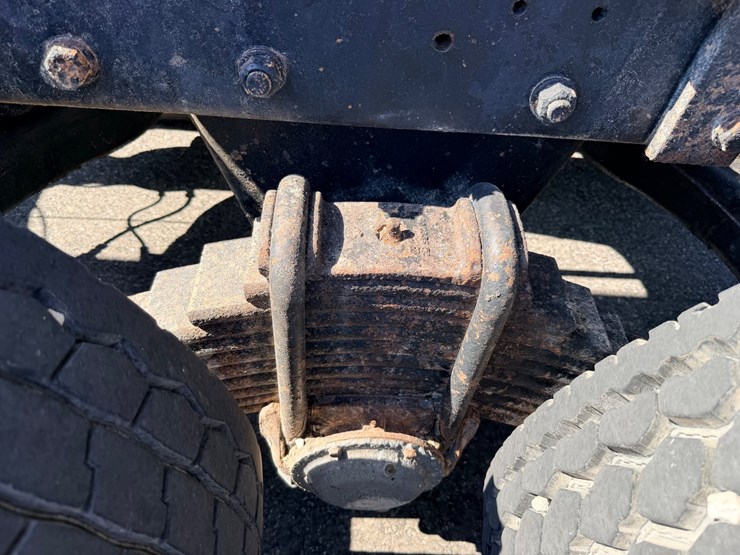 1993-mack-dm690s-image-64