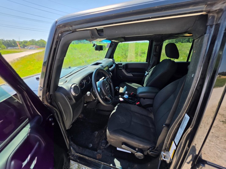 2015-jeep-wrangler-image-28