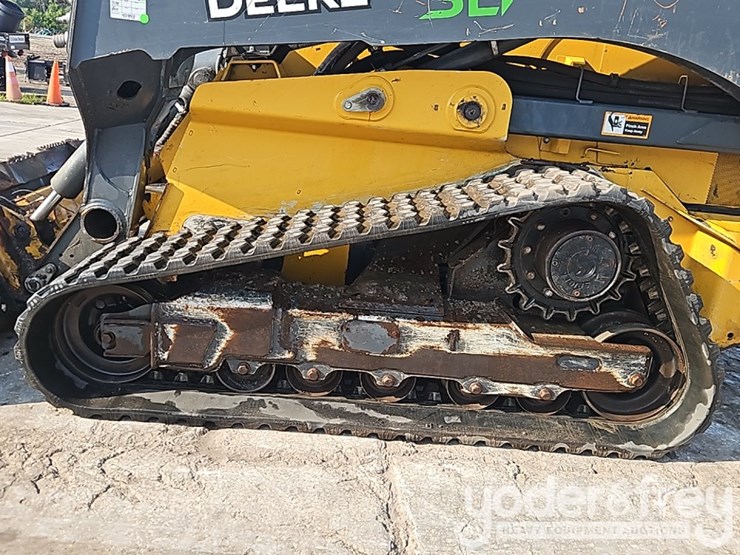 2021-deere-331g-image-17