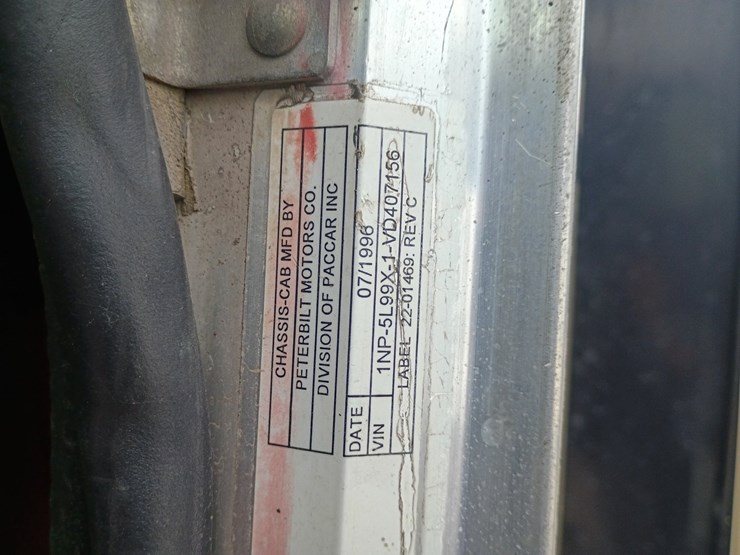 1997-peterbilt-379-image-42