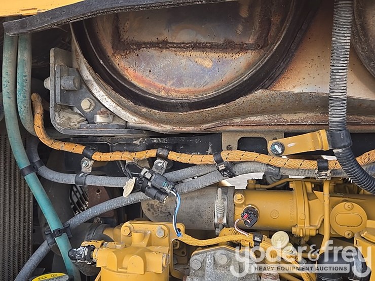2018-caterpillar-d6n-lgp-image-45