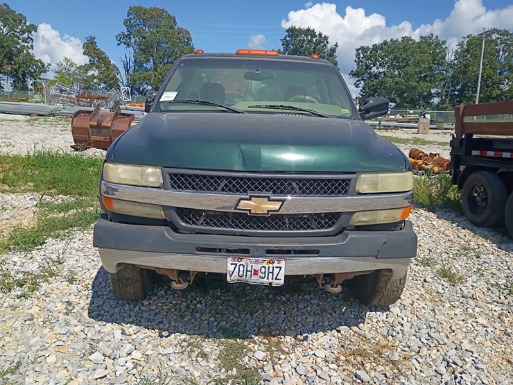 2001-chevrolet-silverado-3500-image-8