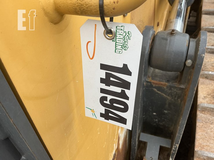 2014-deere-750k-xlt-image-23