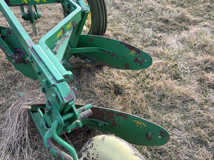 john-deere-pull-type-no.-44-two-bottom-plow-image-20