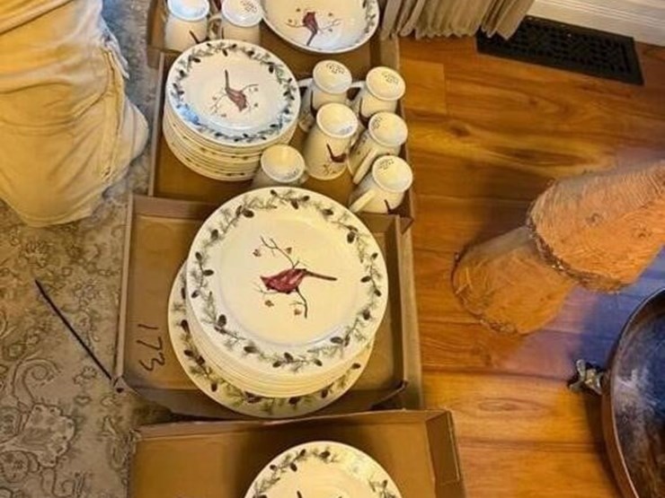 large-sonoma-cardinal-dish-set-image-1